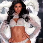 Victoria’s Secret model Kelly Gale shares 8-minute ab workout: ‘4 exercises 30 seconds each’